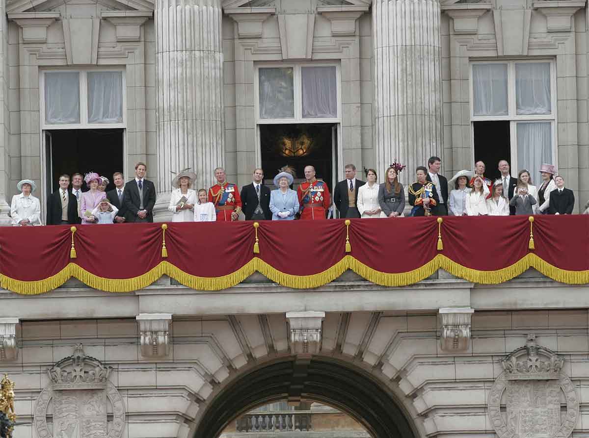 Royal Family on the balcony of Buckingham Palace