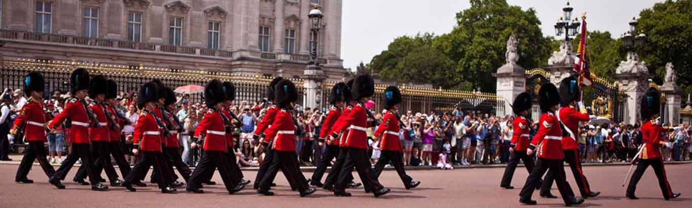 Irsh Guards at Buckingham Palace